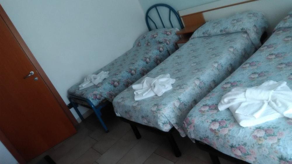 Hotel Marilonda Rimini Buitenkant foto