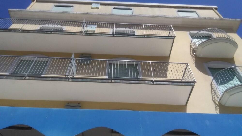 Hotel Marilonda Rimini Buitenkant foto