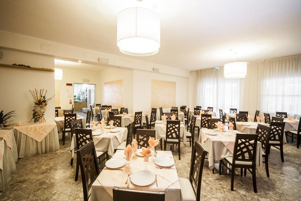 Hotel Marilonda Rimini Buitenkant foto